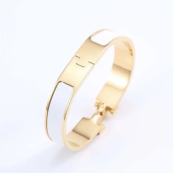 NEW Luxe White and Gold Letter H Bangle Bracelet - Picture 2 of 3